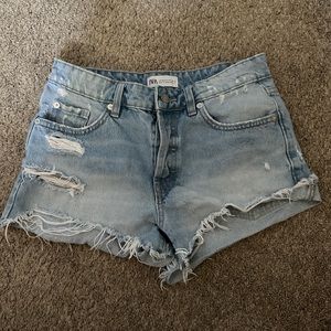 Zara Blue Jean Shorts TRF Mid Rise Size 4 Light Wash color